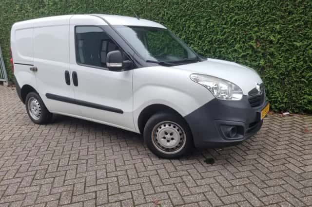 Opel Combo (2015) thumbnail 2