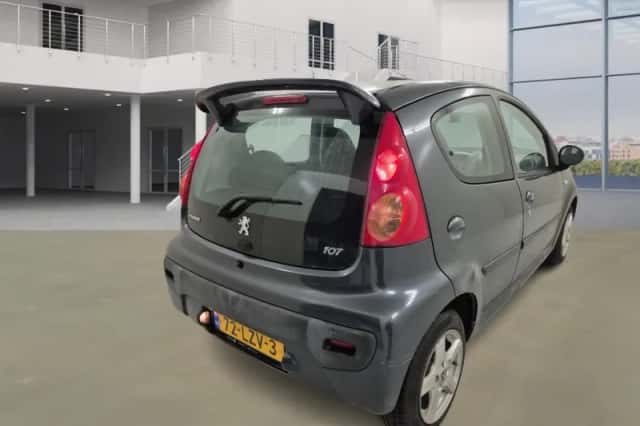 Peugeot 107 (2010) thumbnail 4