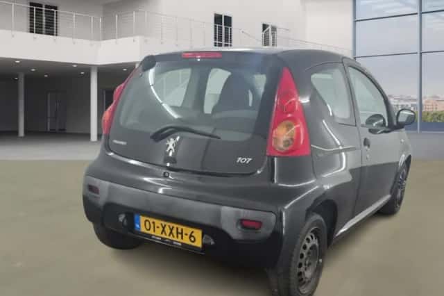 Peugeot 107 (2010) thumbnail 3