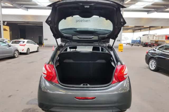 Peugeot 208 (2012) thumbnail 5