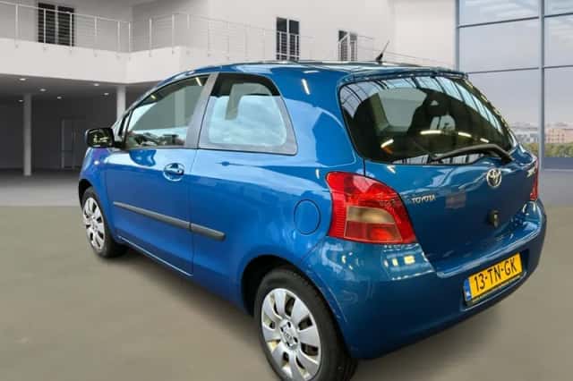 Toyota Yaris (2006) thumbnail 3