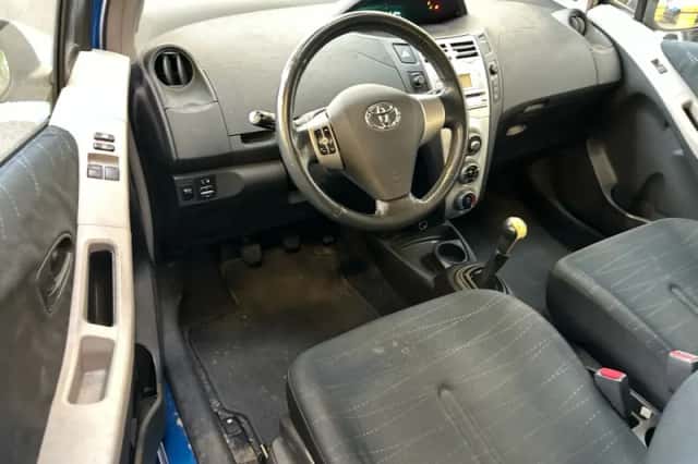 Toyota Yaris (2006) thumbnail 5