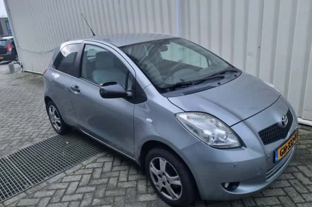 Toyota Yaris (0) thumbnail 1