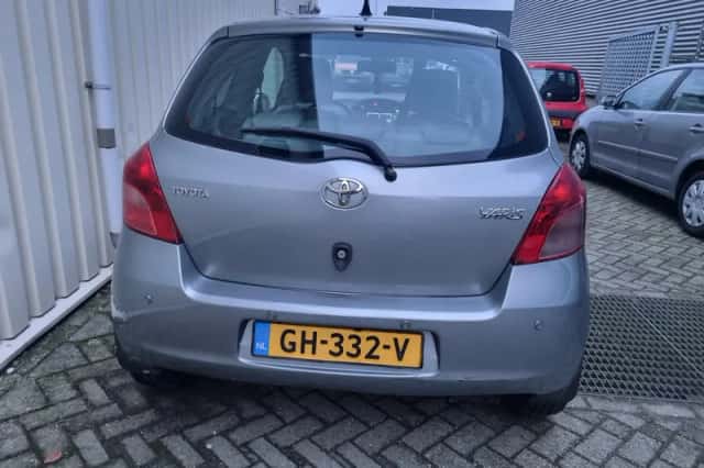Toyota Yaris (0) thumbnail 3