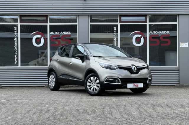 Renault Captur (2016) thumbnail 3