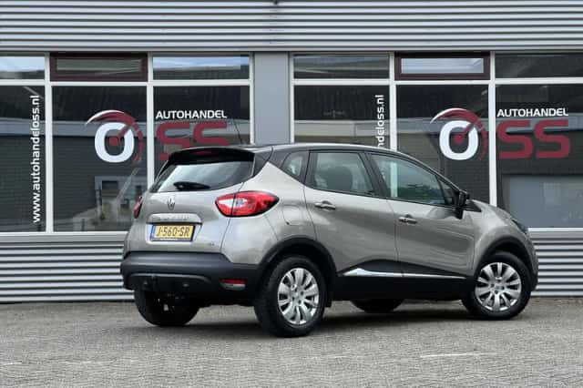 Renault Captur (2016) thumbnail 4