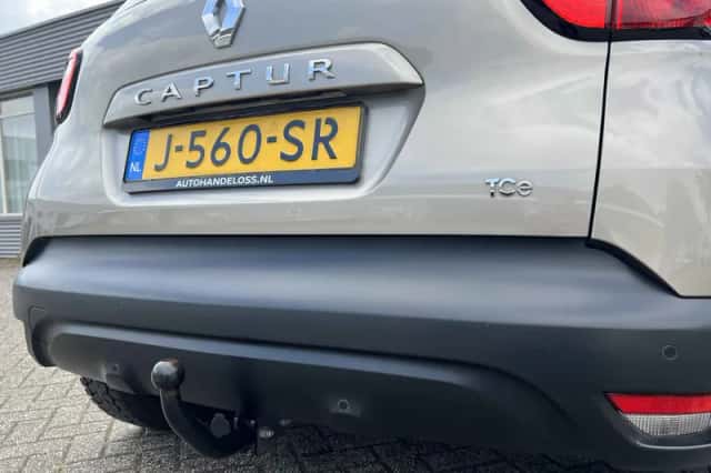 Renault Captur (2016) thumbnail 5