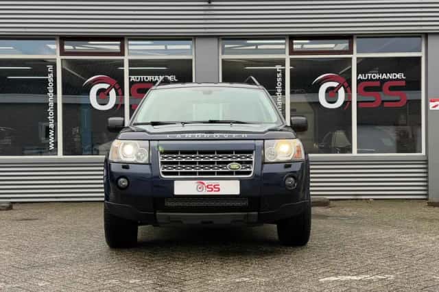 Land Rover Freelander (2009) thumbnail 2