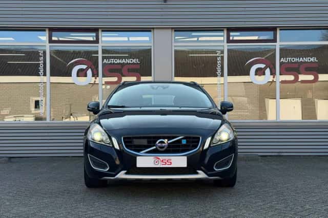 Volvo V60 (2010) thumbnail 2