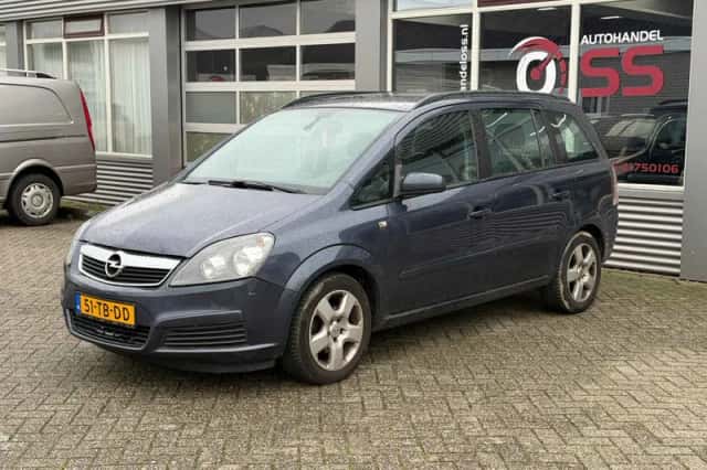 Opel Zafira (2006) thumbnail 1