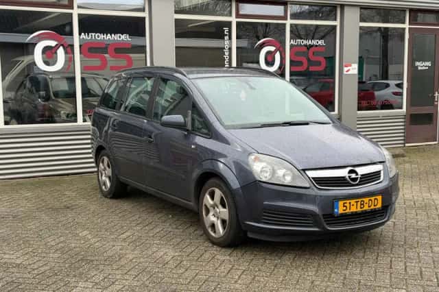Opel Zafira (2006) thumbnail 3