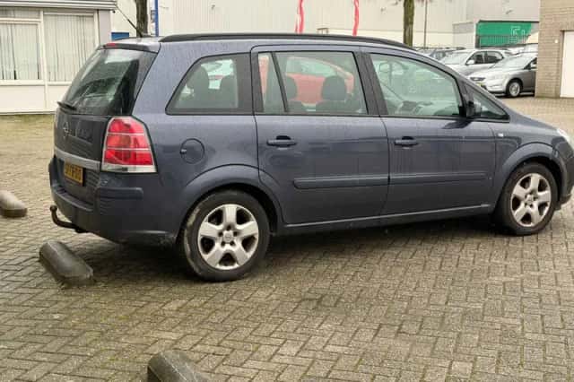 Opel Zafira (2006) thumbnail 4