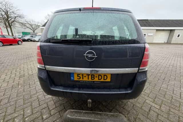Opel Zafira (2006) thumbnail 6