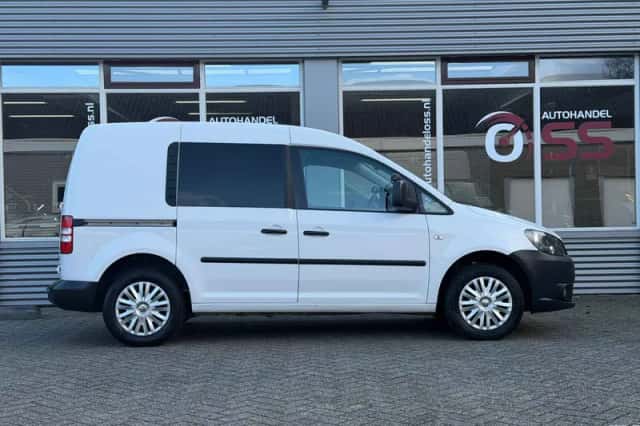 Volkswagen Caddy (2013) thumbnail 5