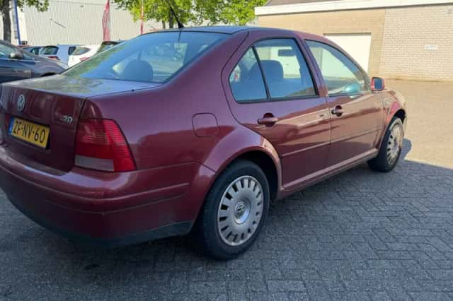Volkswagen Bora (1999) thumbnail 4