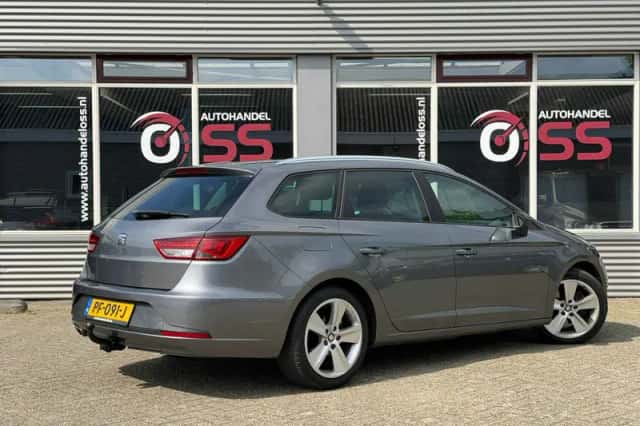 SEAT Leon (2014) thumbnail 4