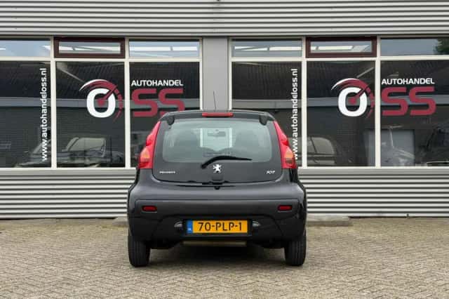 Peugeot 107 (2011) thumbnail 6