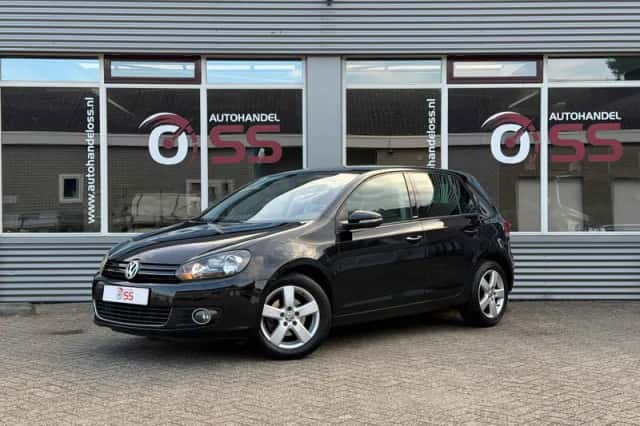 Volkswagen Golf (2012) thumbnail 2