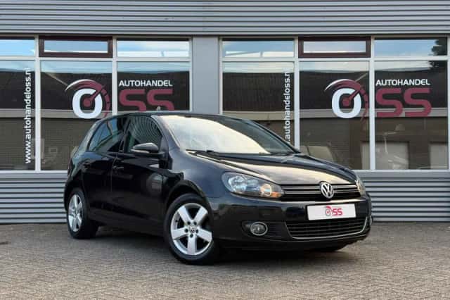 Volkswagen Golf (2012) thumbnail 4