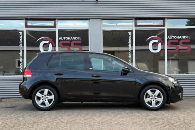 Volkswagen Golf (2012) thumbnail 6