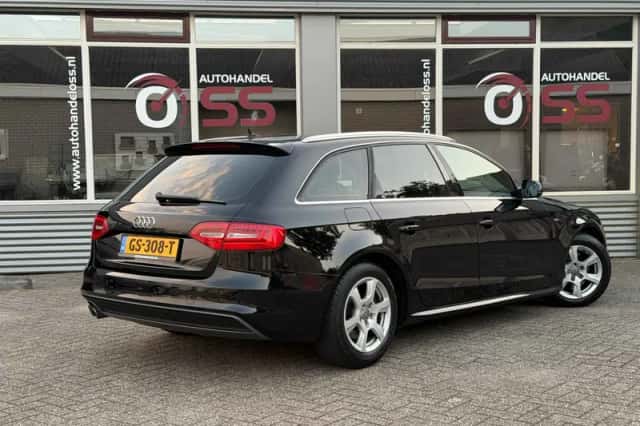 Audi A4 (2015) thumbnail 4