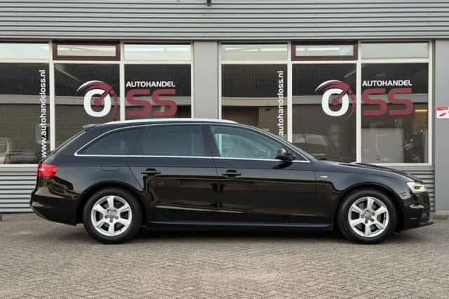 Audi A4 (2015) thumbnail 5