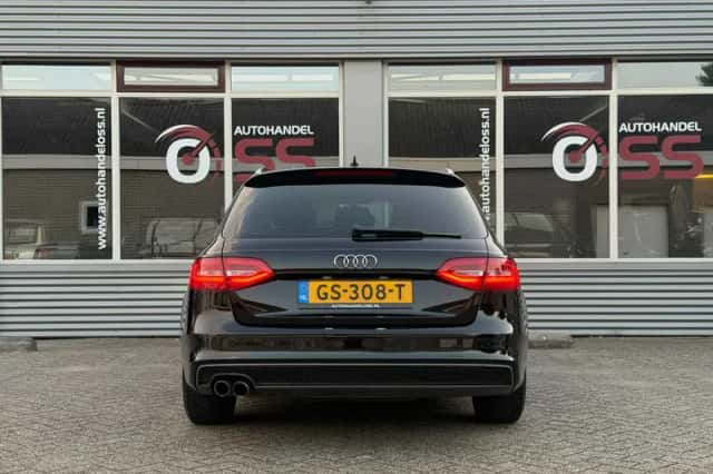 Audi A4 (2015) thumbnail 6