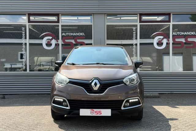 Renault Captur (2015) thumbnail 2