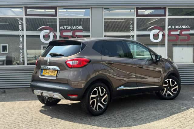 Renault Captur (2015) thumbnail 4