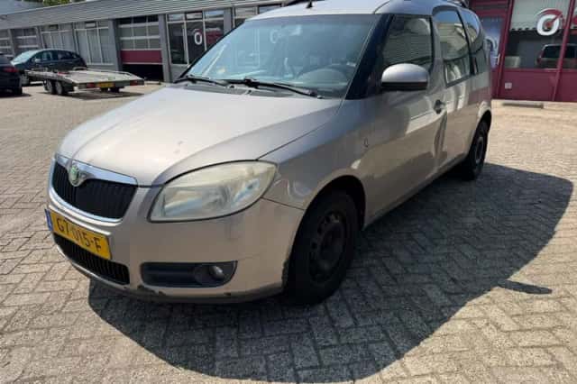 Škoda Roomster (2007) thumbnail 1