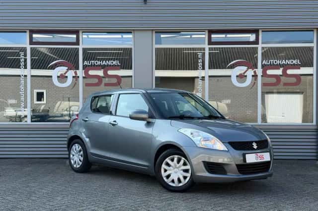 Suzuki Swift (2011) thumbnail 3
