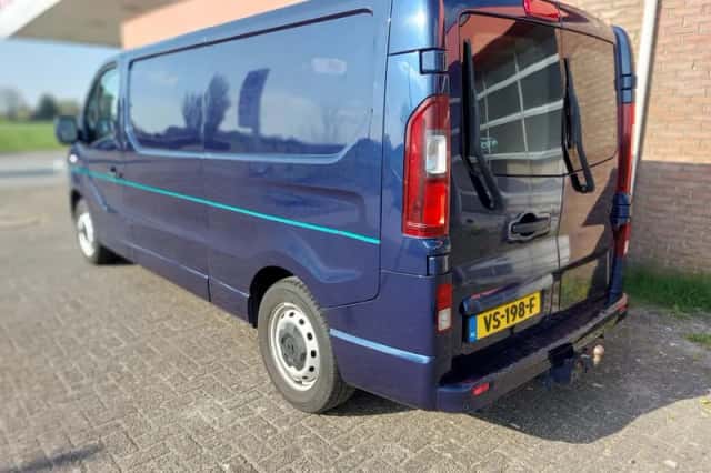 Opel Vivaro (2015) thumbnail 2