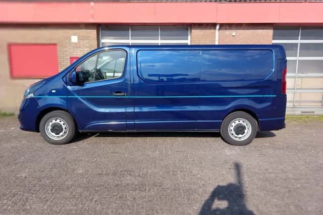 Opel Vivaro (2015) thumbnail 3