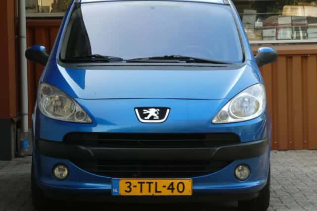 Peugeot 1007 (2006) thumbnail 2