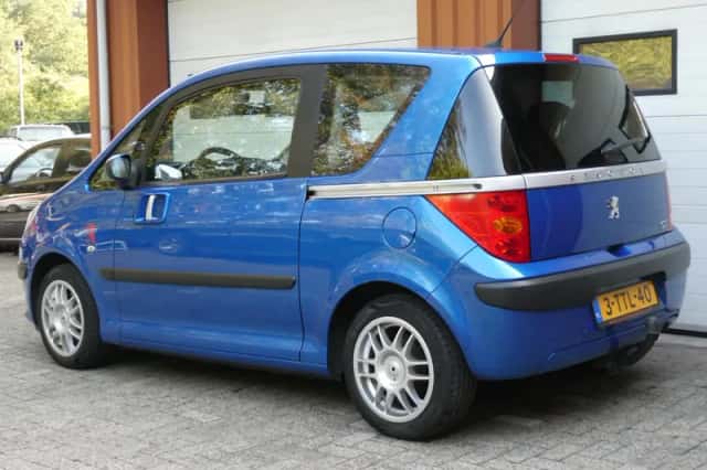 Peugeot 1007 (2006) thumbnail 4