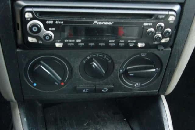Volkswagen Golf (1999) thumbnail 6