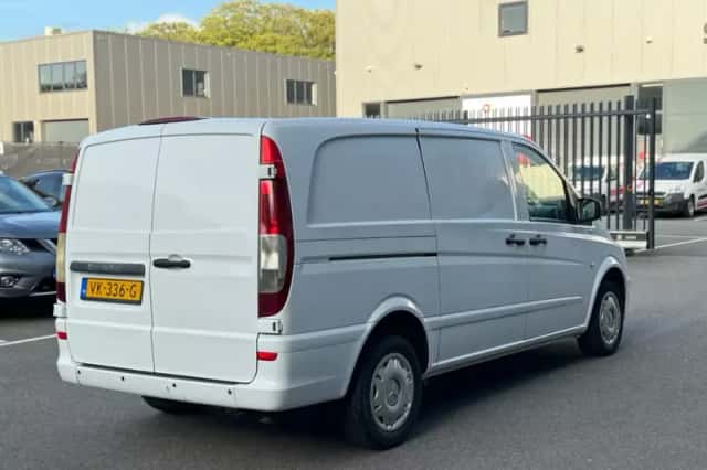 Mercedes-Benz Vito (2014) thumbnail 3
