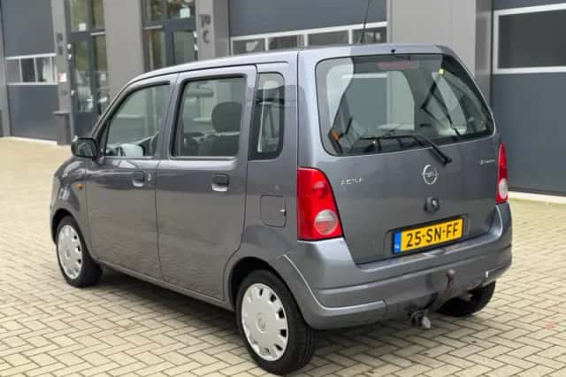 Opel Agila (2006) thumbnail 4