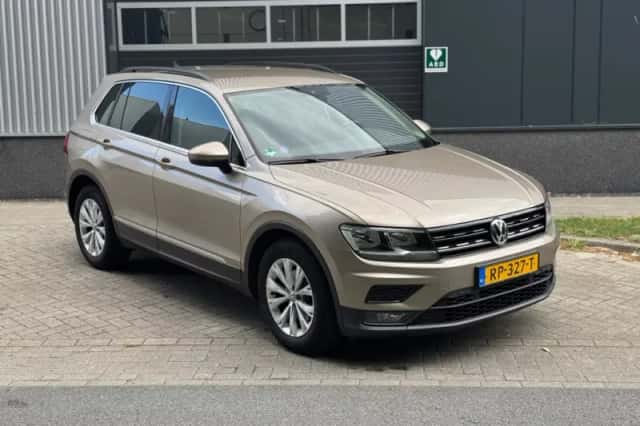Volkswagen Tiguan (2018) thumbnail 2