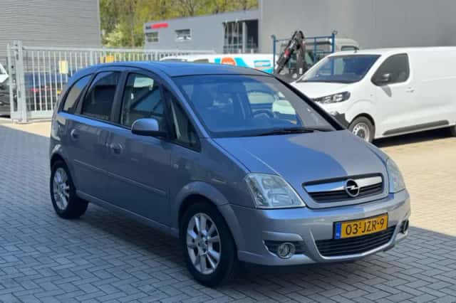 Opel Meriva (2009) thumbnail 2