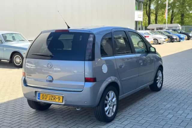 Opel Meriva (2009) thumbnail 3