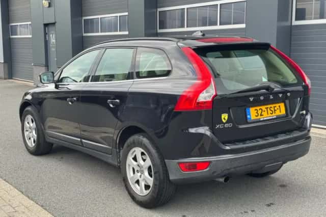 Volvo XC60 (2011) thumbnail 4
