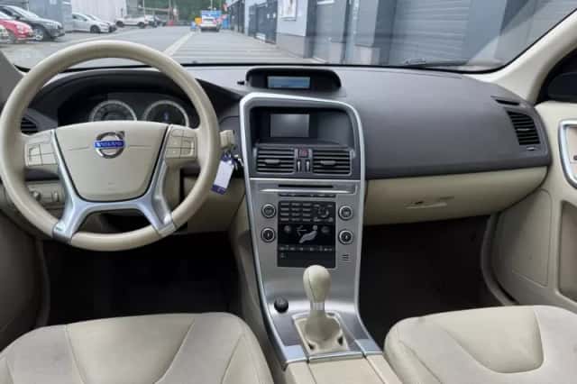 Volvo XC60 (2011) thumbnail 6