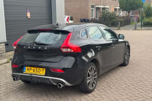 Volvo V40 (2015) thumbnail 3