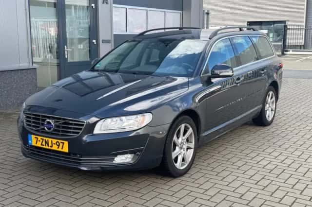 Volvo V70 (2015) thumbnail 1