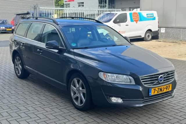 Volvo V70 (2015) thumbnail 2