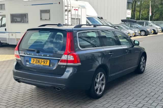 Volvo V70 (2015) thumbnail 3