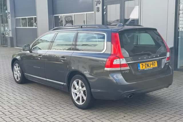 Volvo V70 (2015) thumbnail 4