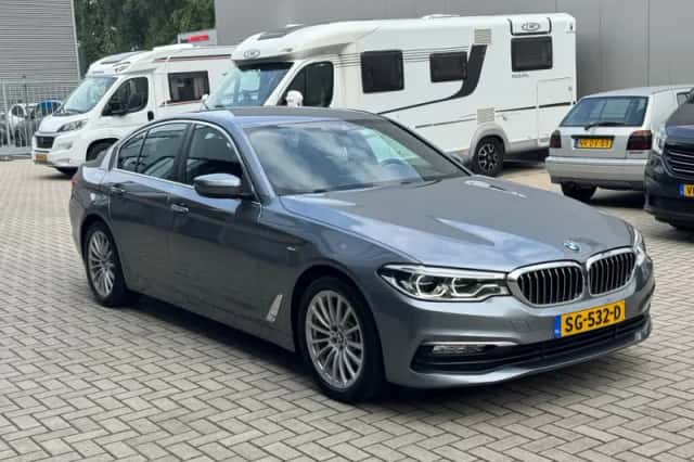 BMW 5-Serie (2018) thumbnail 2
