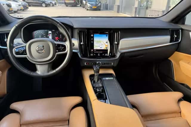 Volvo S90 (2017) thumbnail 6